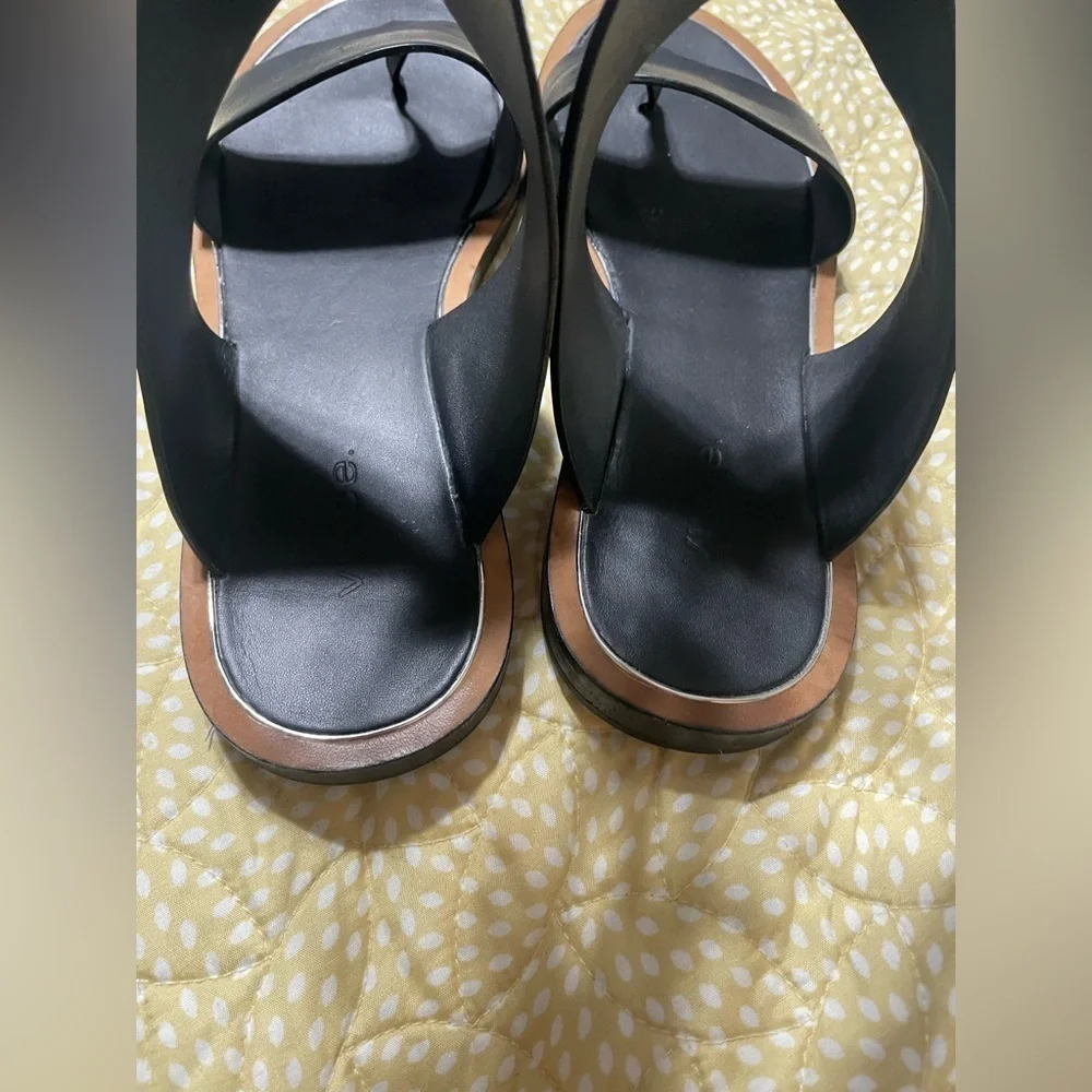 VINCE Mailin Leather Ankle Strap Leather Sandals